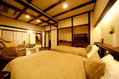 離れスイート「露天風呂付き客室+専用囲炉裏」