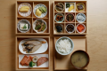 【ご朝食】ゆかり特製三段重のお弁当をお召し上がりください。