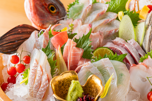 【地魚の桶盛】毎朝仕入れる鮮度抜群の鮮魚をお刺身でご用意致します。