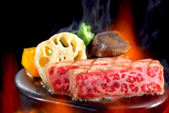 【彩美牛の鉄皿焼き】千葉県産の『彩美牛』を鉄皿焼きでご賞味ください。