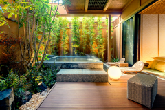 【菫（すみれ）】2020年2月NEWオープン！専用露天風呂と足湯が付いたフラットタイプのお部屋です。