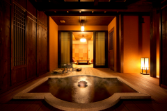 【雛罌粟（ひなげし）】専用露天風呂付き和室メゾネットタイプのハイグレードなお部屋です。