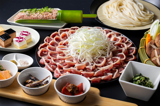【1泊2食付】＜鴨鍋プラン＞～滋賀の名産・近江鴨を楽しむアウトドアディナー。琵琶湖の風情と上品な味わいが調和する心地よいひととき～