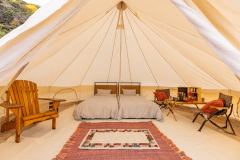 居心地の良い北欧デザインのベルテントで、特別なキャンプ体験が待っています。
2～4名様向けのサイズバリエーションもご用意しております。