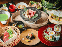 【雲雀でのご夕食】盛り付けにもこだわった美食を心ゆくまでお楽しみください。