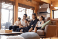 【客室】リビング　時間に追われることなく、みんなで楽しくテレビを観ながら、寛いでください♪