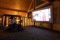 【客室】ロフトにはプロジェクター＆スクリーン完備！家族そろって映画鑑賞タイムはいかが？