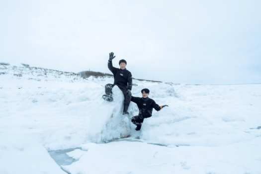 流氷ウォーク＆雪中バギー体験 【6:30 ～ 8:30】