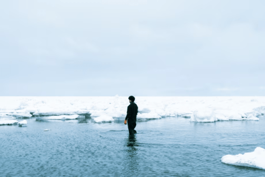 流氷ウォーク＆雪中バギー体験 【9:00 ～ 11:00】