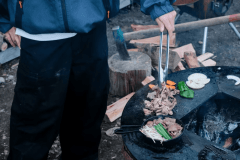 ファイヤーボウルで焼くジンギスカン & 薪割り体験 　【17:00〜20:00】