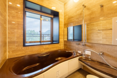 ☆あやめ亭2階3階（禁煙）☆（54平米）　琉球畳の和室10畳とセミダブルベッド2台の和洋室タイプ