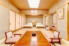 特別室行雲の間（禁煙）73.42平米
和室12畳+2ベッドルーム+テラス+温泉内風呂付き