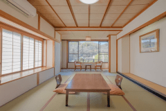 華月亭和室12畳（禁煙）45.8平米
庭園に面したお部屋です。