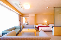 ☆富貴亭コネクティングルーム（禁煙）☆（71.73平米）合計4セミダブルベッド+和室6畳