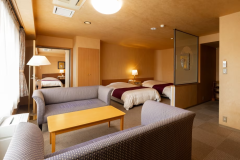 ☆富貴亭コネクティングルーム（禁煙）☆（71.73平米）合計4セミダブルベッド+和室6畳