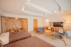 【禁煙】和洋室タイプ・2ベッド+和室6畳（53㎡）■ダブルベット×2　和室6畳（お布団3組まで・布団敷きはお客様ご自身でお願いしております。）※定員はお子様含め5名まで