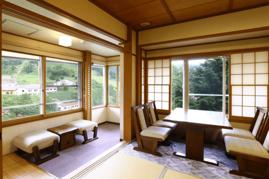 ③Main Building Special Room 307 (10-Tatami Japanese-Style Room with Enclosed Veranda)
