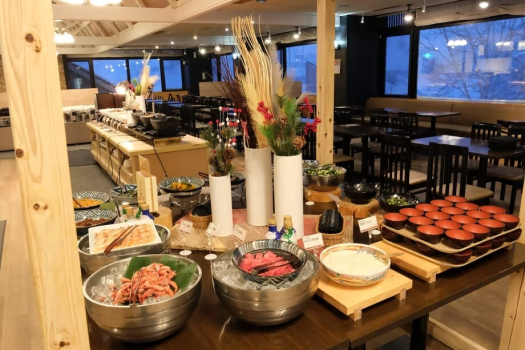 直行バスで行く！アワビの姿蒸しを肴に群馬の地酒八種飲み放題付バイキングプラン【ポイント5％付与！】