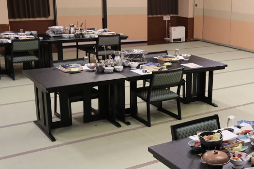 会席をお選びの方は宴会場で高座イス