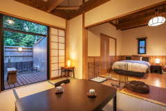 【離れ-ペット可】ワンちゃんも一緒にご宿泊いただける離れ。通常離れ同様に客室露天も完備。 【離れ-ペット可】ワンちゃんも一緒にご宿泊いただける離れ。通常離れ同様に客室露天も完備。