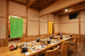 お食事処。グループ様向けの広い個室席をございます。