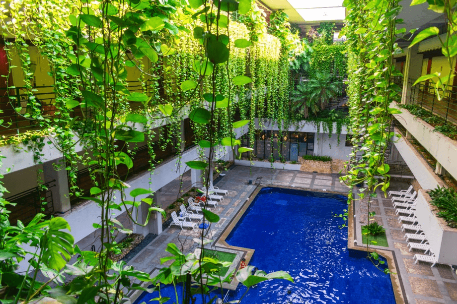 アトリウムプール