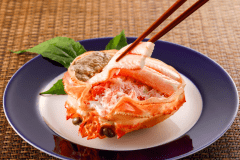 茹で香住ガニを食べやすく甲羅盛りに♪