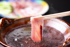 天然の寒ブリをお刺身・しゃぶしゃぶでお楽しみ下さい。