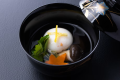 当館自慢の出汁を使った旬替りのお椀（一例）