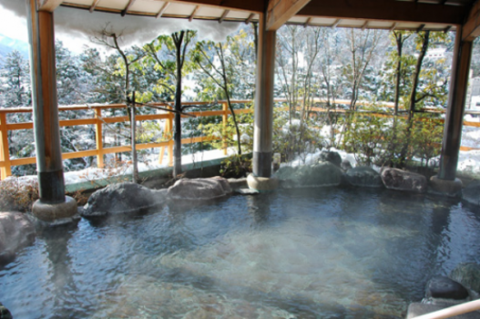 【年末年始】花紫で迎える特別なひととき！温泉と笑顔で囲む「行く年、来る年」