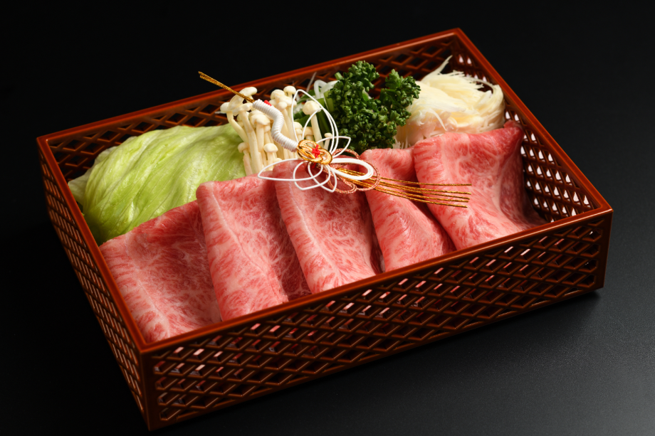 Enjoy specially selected Yamagata beef in shabu-shabu! [Tsuruzen course] Non-smoking room