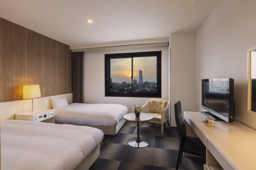 【ツイン】ご夫婦やカップルの2人旅でもゆったり過ごせる広めのお部屋。