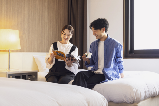 【滞在イメージ】観光拠点にも便利な駅チカ！ご夫婦やカップルのご旅行にも最適です。