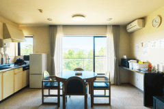 【／Lodge・101号室（和洋室）】自炊に必要な調理器具も揃えております。