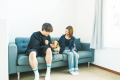 【／With Dogs・1号室（53㎡）】ソファーでゆっくりとお寛ぎください。