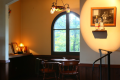 【Bar Perch】こだわりの調度品が随所にある落ち着く空間です。