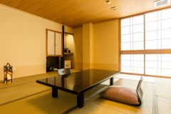 落ち着いた和室