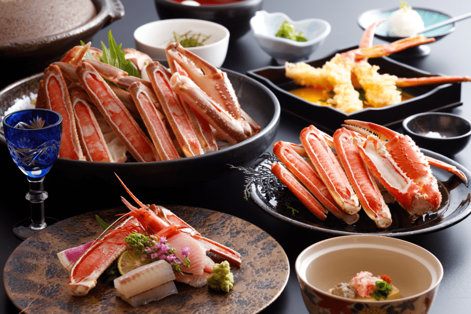 【ズワイガニ２人で３匹食べつくしコース】カニ刺身、焼きガニ、カニ鍋、カニしゃぶ、天ぷら。