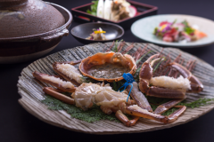 【活松葉がにコース】冬の味覚の王様「活松葉ガニ」を堪能する。
