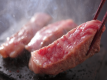 【京都牛】きめ細かいサシは口溶けが良く、上品な舌ざわりとしつこくない味わいが絶妙