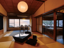 【三日月の間】海一望石造りの展望風呂＆和室+ベッドスペース