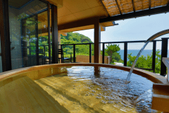 【うみはひろいな】室内ダイニング＆海が見える展望＆露天風呂付