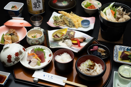 鳥海山の恵みを味わう・仁賀保温泉ステイ ～郷土料理と熟成​​地酒の夕べ～＜１泊２食付＞