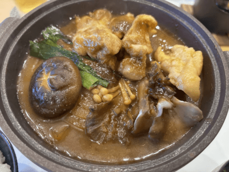【秋メニュー(一例)】強肴 旬の茸と静岡ブランド鳥の朴葉味噌焼き 【秋メニュー(一例)】強肴 旬の茸と静岡ブランド鳥の朴葉味噌焼き