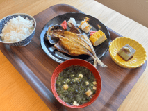 ＜朝食＞地魚の干物定食