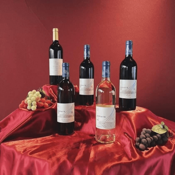 【1泊2食＋ワイン付プラン】了美ワイナリー隣接の貸切りコテージでワインと食事を楽しむ ※1日1組限定7名まで※