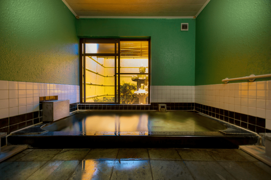 【お風呂】京都府最古の木津温泉をかけ流しで満喫する♪単純温泉で、ポカポカ温まります。