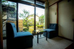 【お部屋】ゆったりくつろげる8畳客室。