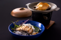 【アワビのお造り＆バター焼き】活アワビのお刺身は鮮度が良く磯の香りをお楽しみ頂けます。