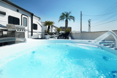 【TRAILER-A】ジャグジー付ヴィラ／海を眺めながらジャグジーで過ごす贅沢なひとときを（棟一例）